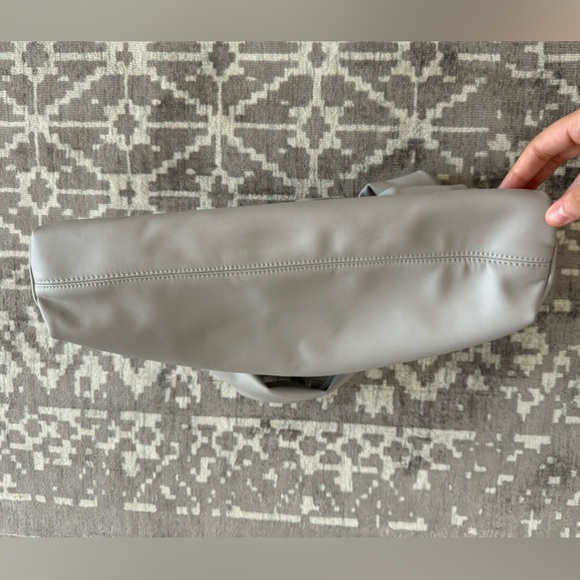 EUC The Drop Women's Janelle Gathered Shoulder Bag, Ice Grey, One Size - Picture 11 of 14